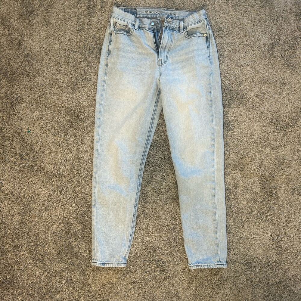 American Eagle Size 2 MOM Jean Soft and Distressed 26.5 inch inseam